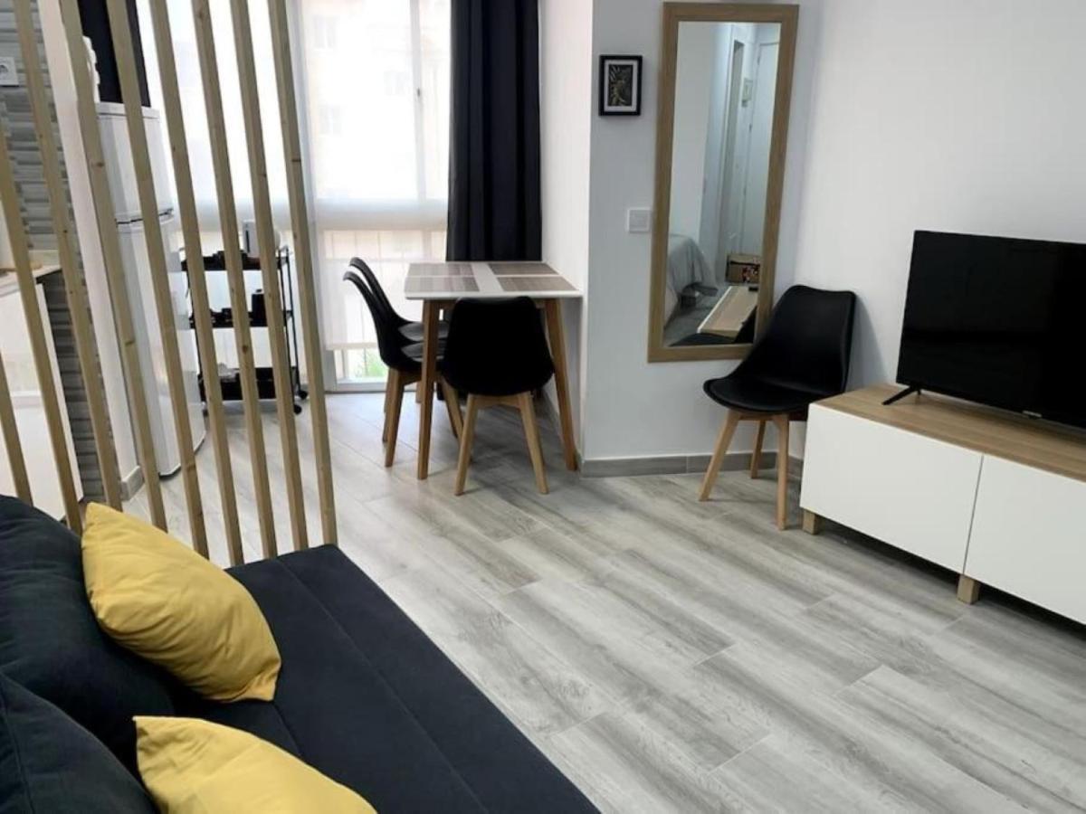 Precioso Estudio Frente Al Mar Con Piscina ベナルマデナ エクステリア 写真